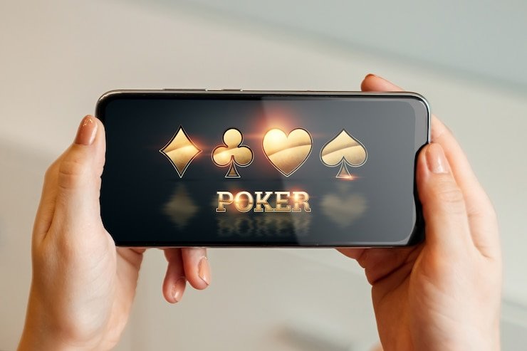 Antarmuka aplikasi mobile crvbet menampilkan berbagai kategori permainan dan menu navigasi untuk Android dan iOS